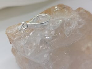 Moldura mini gota P vazada prata 925