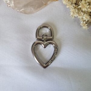 Mosquetão grande para chaveiro coração níquel