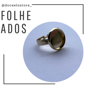 Anel com moldura metal banhada à ouro