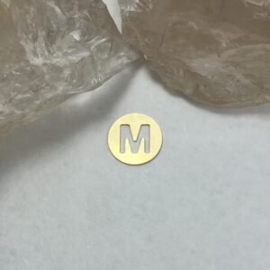 Letra circular M