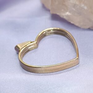 Moldura coração vazado Luíza (dourado)