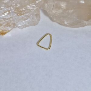 Argola triângulo dourado G